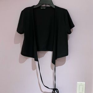 Shein wrap around strong top short sleeve only worn once in perfect condition